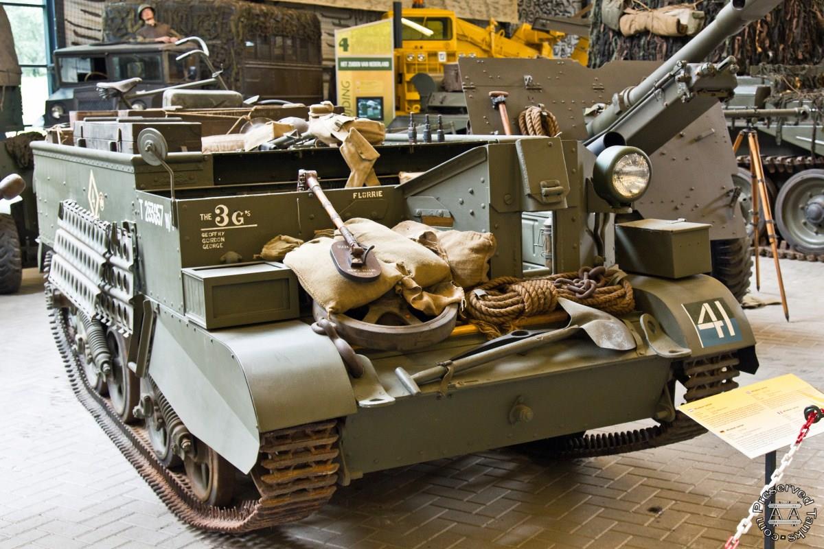 Universal carrier