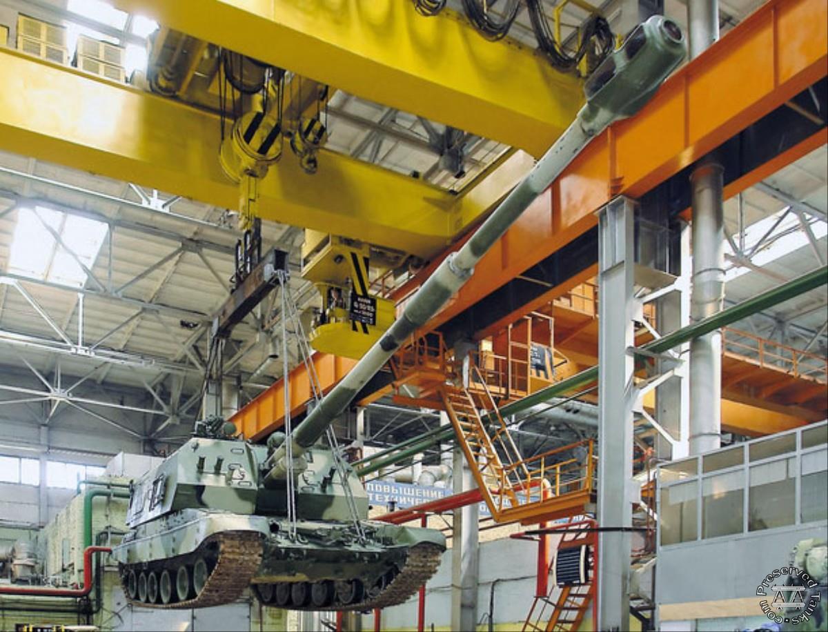 A completed 2S19 in the Uraltransmash factory, photo from Uraltransmash.com