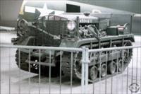 Aircraft towing tractor