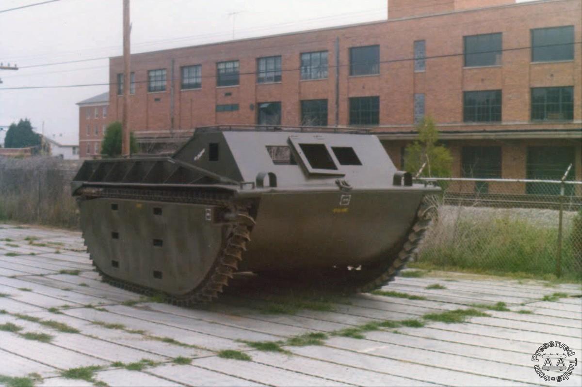 LVT1 Alligator amphibian